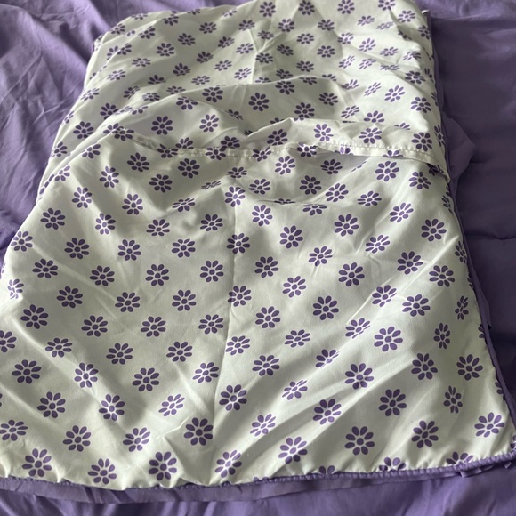 Purple reversible full comforter. - Picture 4 of 5